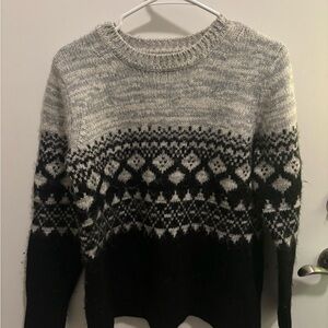 Banana Republic Gray and Black Holiday sweater in Large